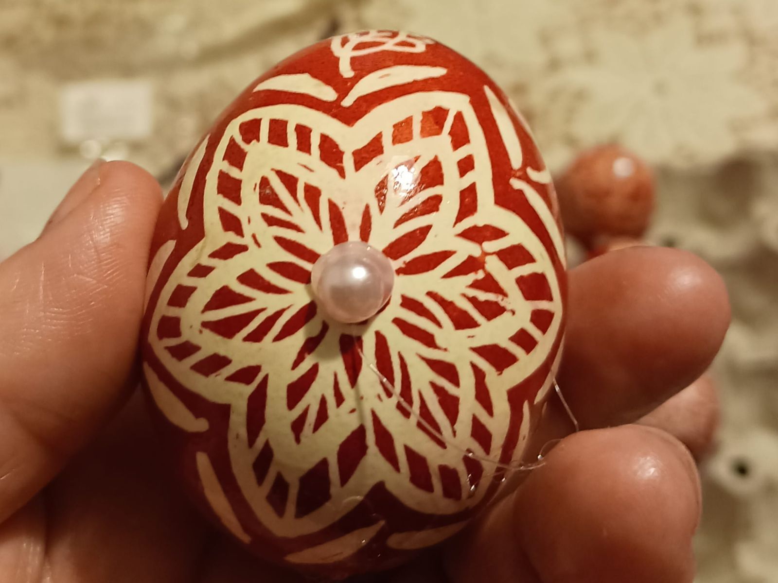 Πασχαλινά αυγά με μελισσοκέρι : Η παραδοσιακή τεχνική από τα Γρεβενά