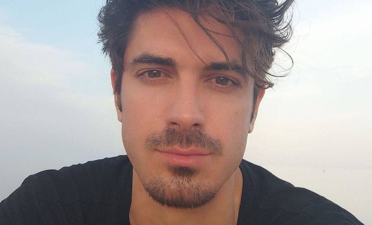 Όταν ο Δημήτρης Γκοτσόπουλος πριν τις Άγριες Μέλισσες και τον Άγιο Έρωτα έκανε τον Ταρζάν σε διαφήμιση