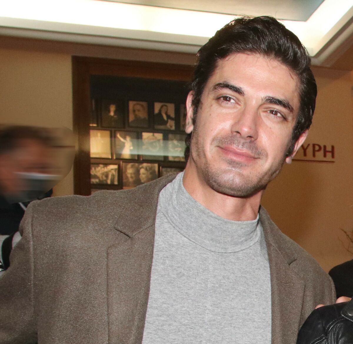 Όταν ο Δημήτρης Γκοτσόπουλος πριν τις Άγριες Μέλισσες και τον Άγιο Έρωτα έκανε τον Ταρζάν σε διαφήμιση