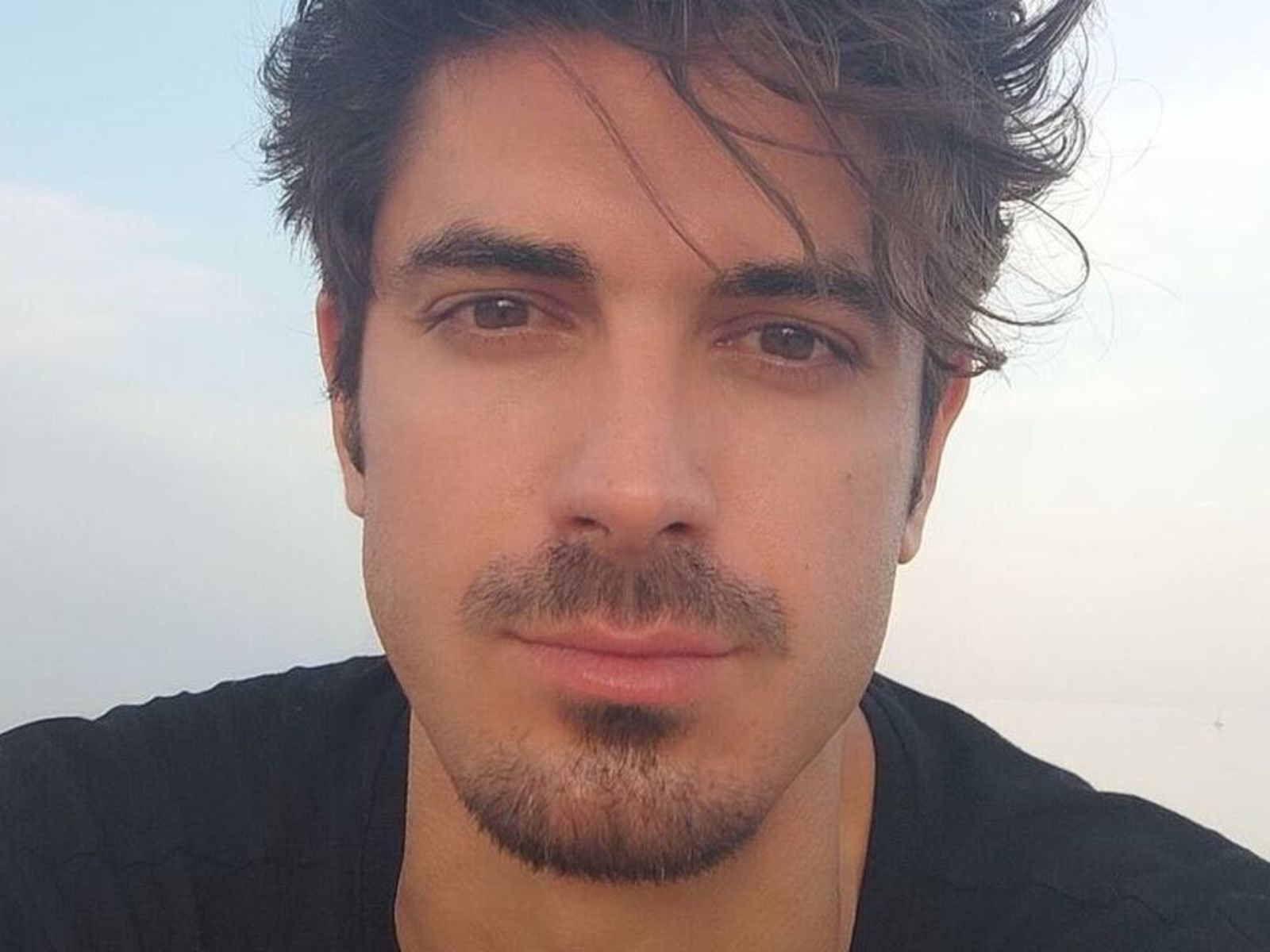 Όταν ο Δημήτρης Γκοτσόπουλος πριν τις Άγριες Μέλισσες και τον Άγιο Έρωτα έκανε τον Ταρζάν σε διαφήμιση