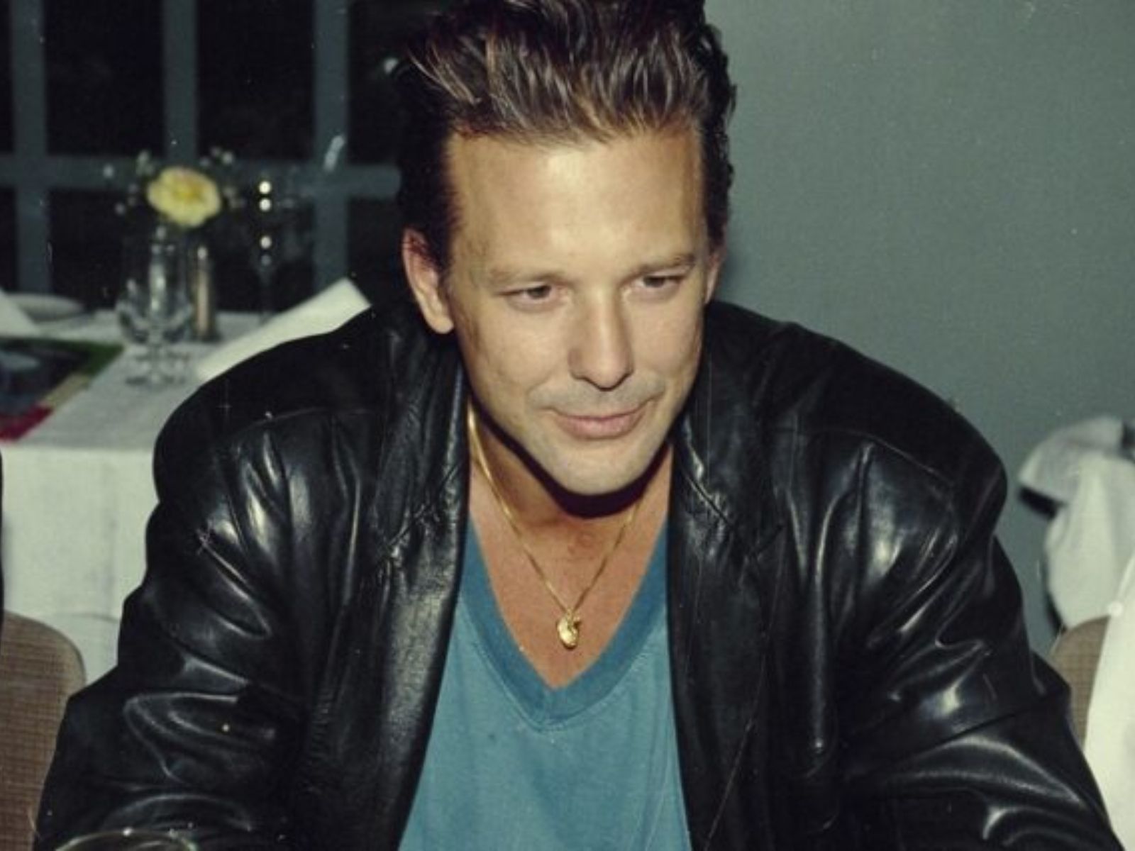 «Σταμάτα να με κοιτάς!»- Έξαλλη η παρουσιάστρια με το Μίκι Ρουρκ- Μπήκε στο Big Brother και τους εξόργισε όλους (βίντεο)