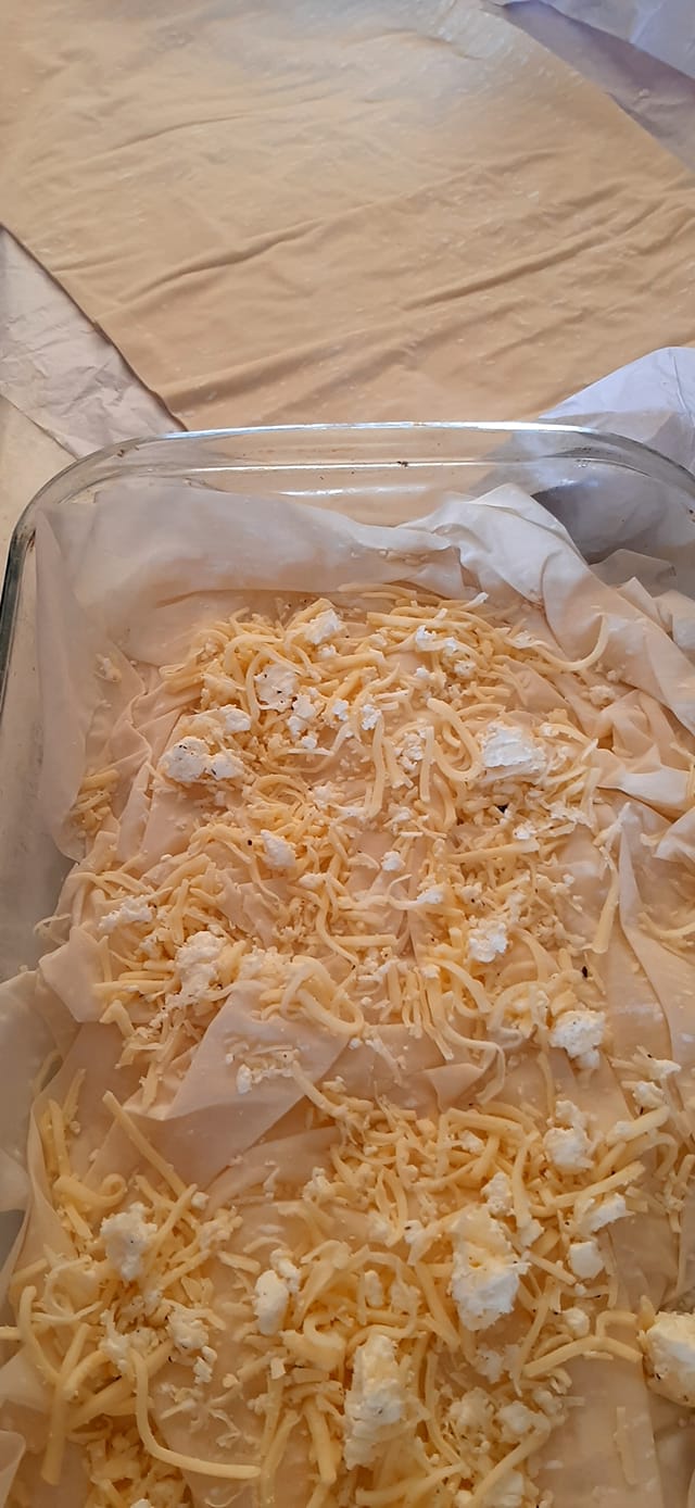 Τυρόπιτα σουφλέ με 4 τυριά για τραπέζι