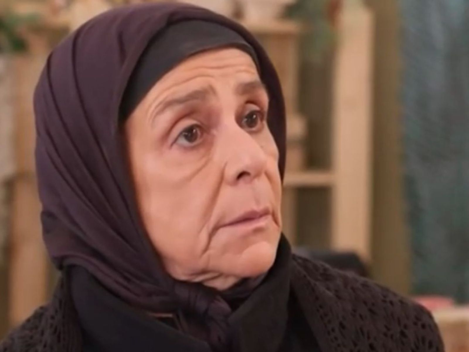 Η Γη της Ελιάς: Η Χρυσούλα σώζει την Αρετή από τον Στάθη