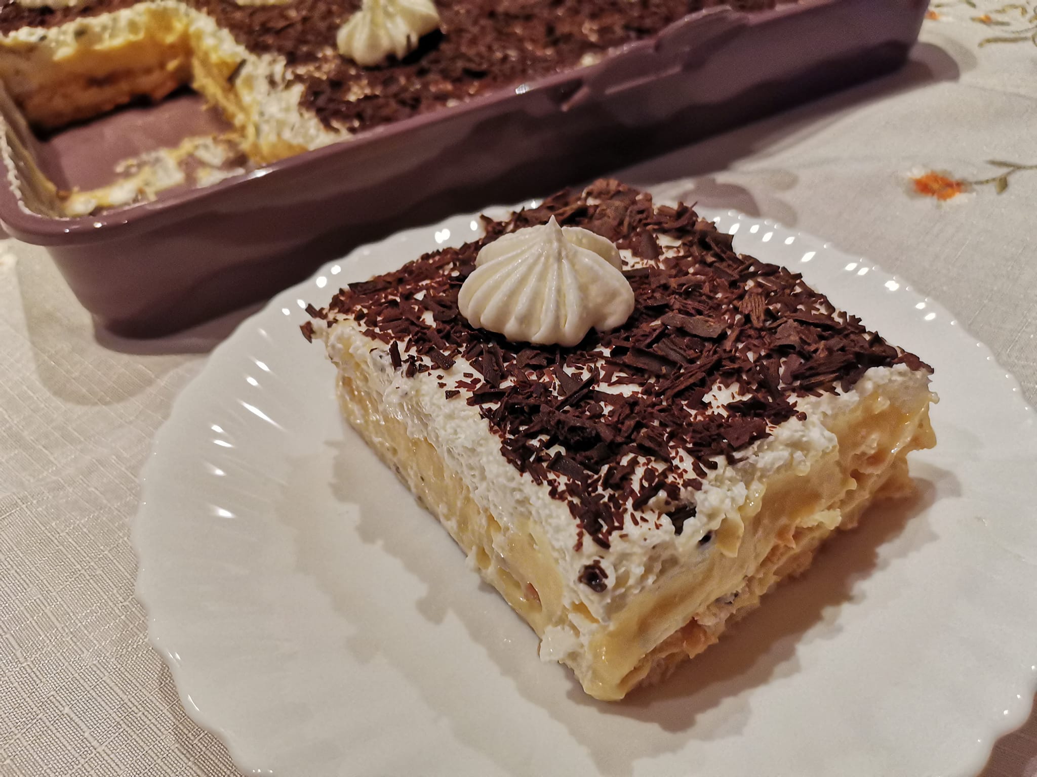 Γλυκό ψυγείου σαν μιλφέιγ με πτι μπερ