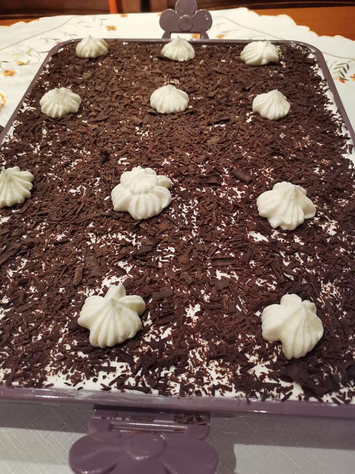 Γλυκό ψυγείου σαν μιλφέιγ με πτι μπερ