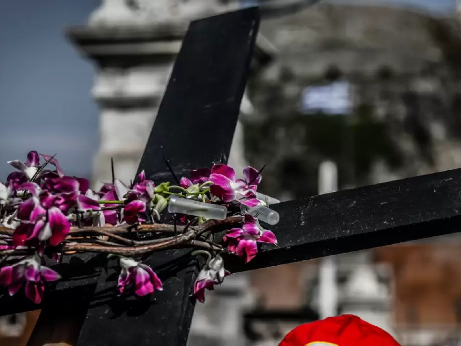 Πάσχα 2025: Η Μ. Παρασκευή είναι αργία; Όλα όσα ισχύουν για δημόσιο και ιδιωτικό τομέα