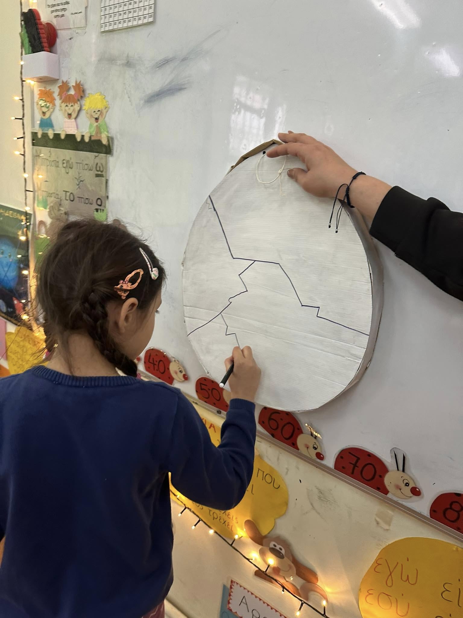 Το αυγό: Το παιχνίδι που έπαιξε δασκάλα στη τάξη για να “ξεκλειδώσει” το μαθητή της με αυτισμό