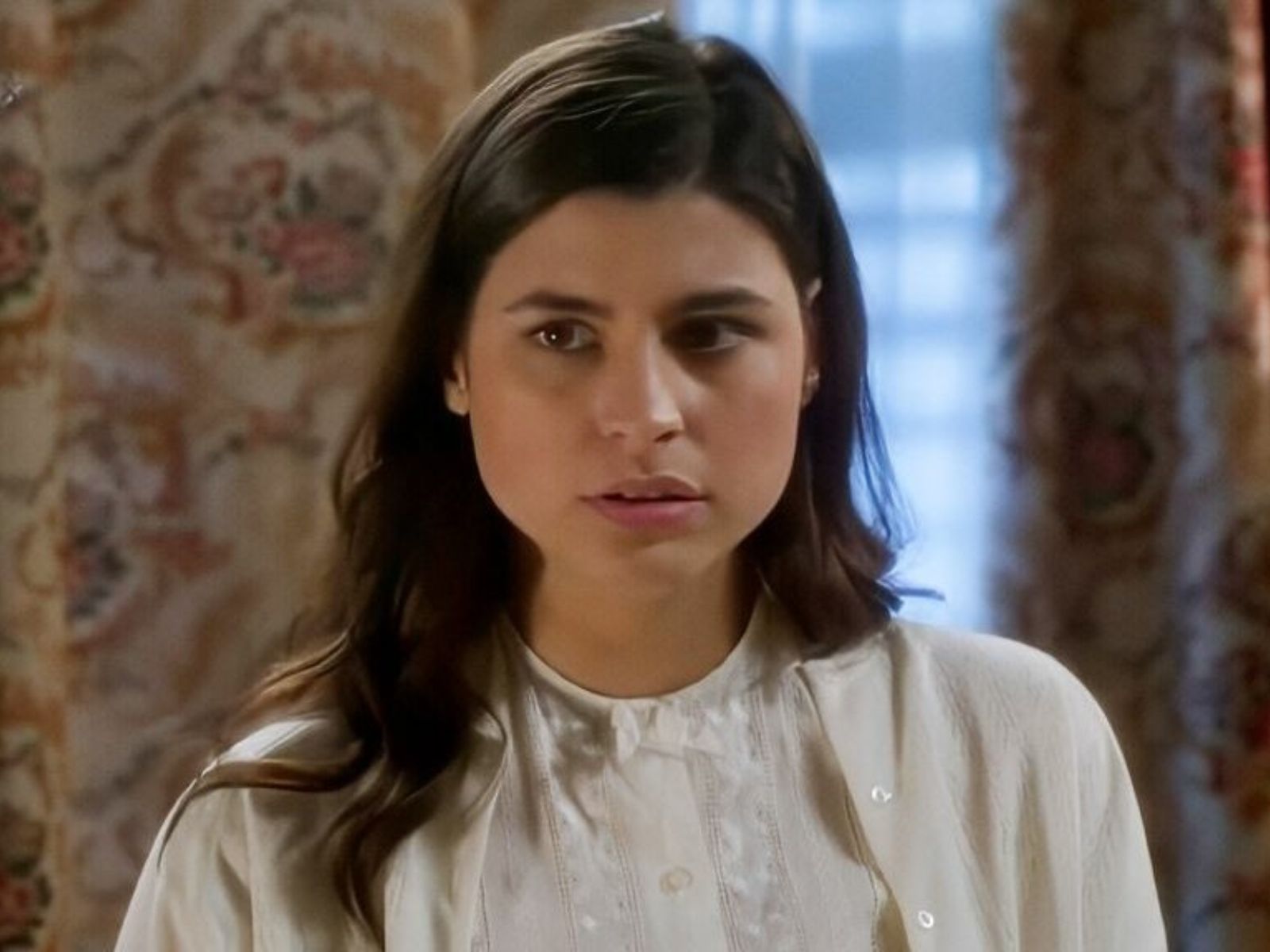 Άγιος Έρωτας: Η Χλόη συγκρούεται με τον Δεσπότη