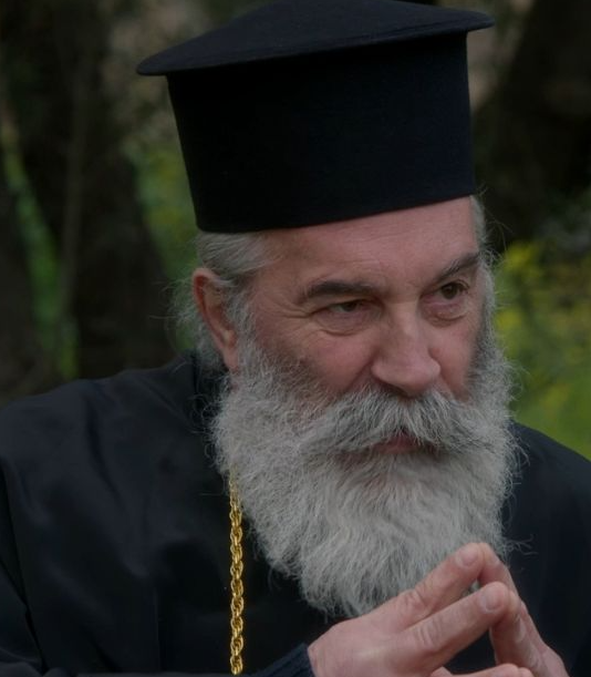 Άγιος Έρωτας: Η Χλόη συγκρούεται με τον Δεσπότη