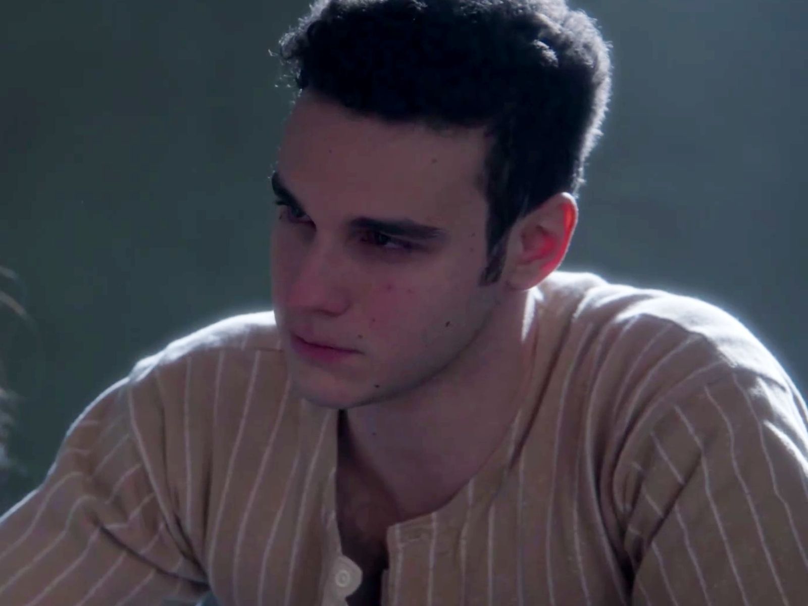 Άγιος έρωτας: Ο Παύλος λέει στον Αργύρη πως το μωρό ζει και κατηγορεί τον Πατέρα Νικόλαο για την υιοθεσία