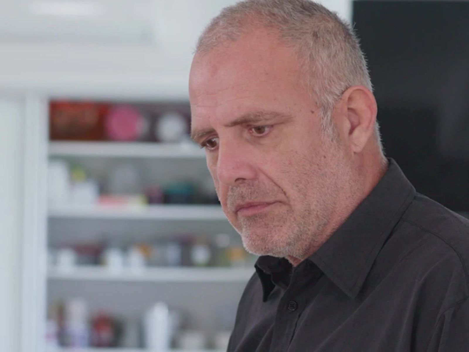 Η Γη της ελιάς: Ο Στάθης προσπαθεί να πνίξει την Αρετή