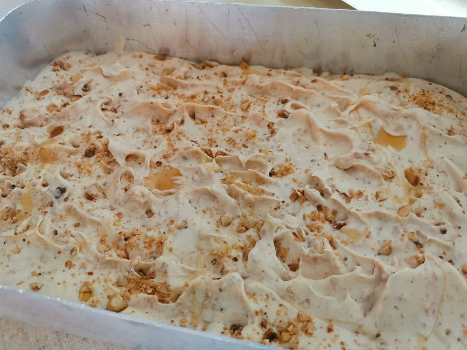 Παγωτό καραμέλα με καραμελωμένα αμύγδαλα για το Πασχαλινό τραπέζι