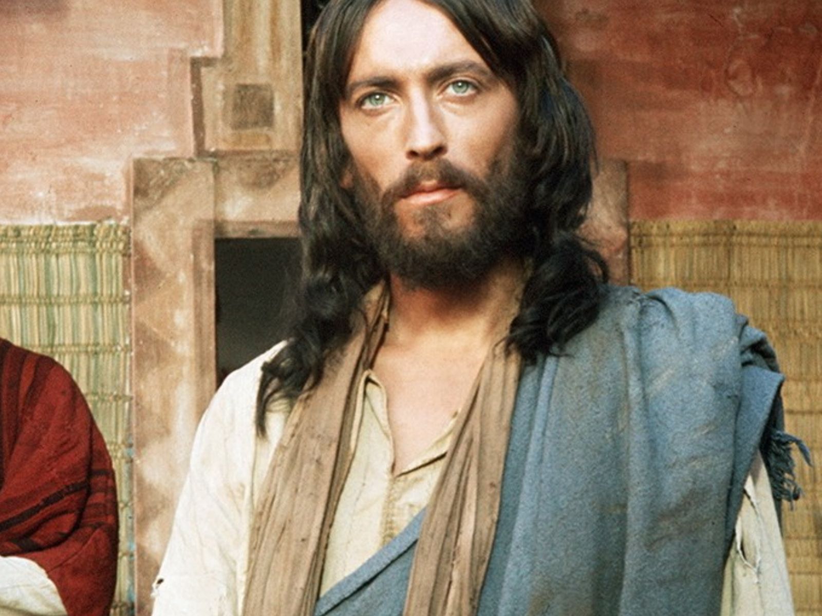 Ιησούς από τη Ναζαρέτ: Πώς είναι 48 χρόνια μετά ο ηθοποιός Ρόμπερτ Πάουελ που υποδύθηκε τον Ιησού