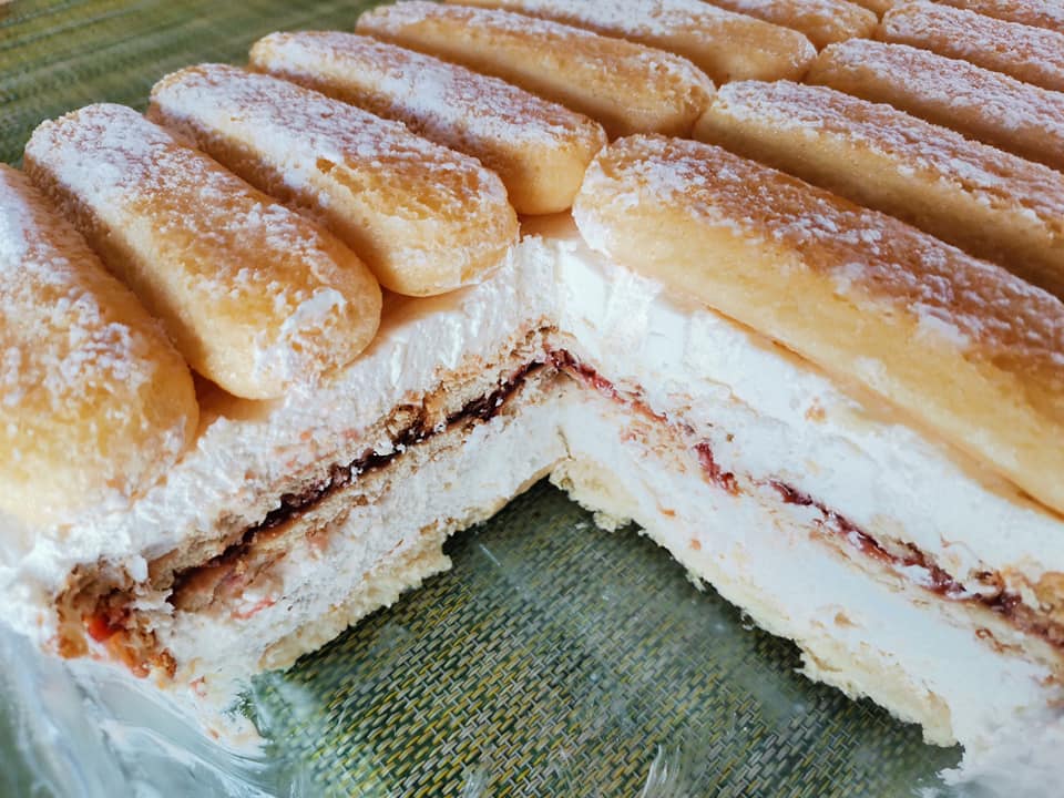 Γλυκό για την Κυριακή του Πάσχα: Μπισκοτόγλυκο με σαβαγιάρ και μαρμελάδα