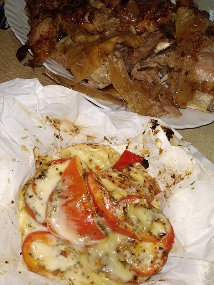 Πασχαλινό κατσικάκι με τραγανή πέτσα στο φούρνο