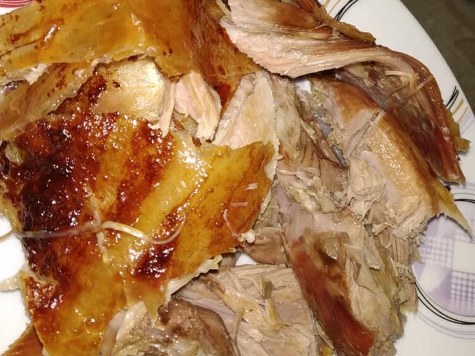 Πασχαλινό κατσικάκι με τραγανή πέτσα στο φούρνο