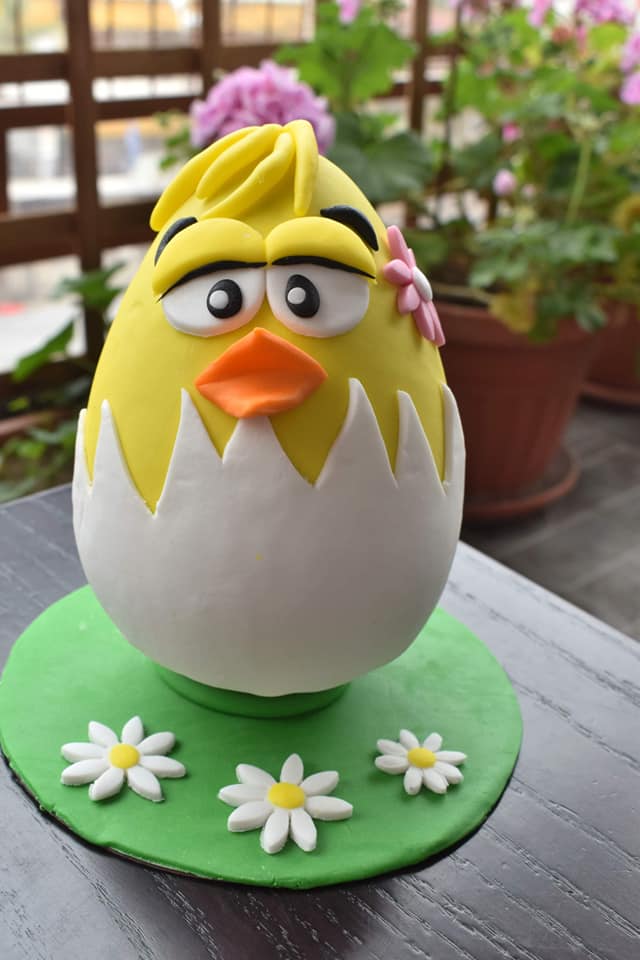 Σοκολατένια Πασχαλινά αυγά με ζαχαρόπαστα