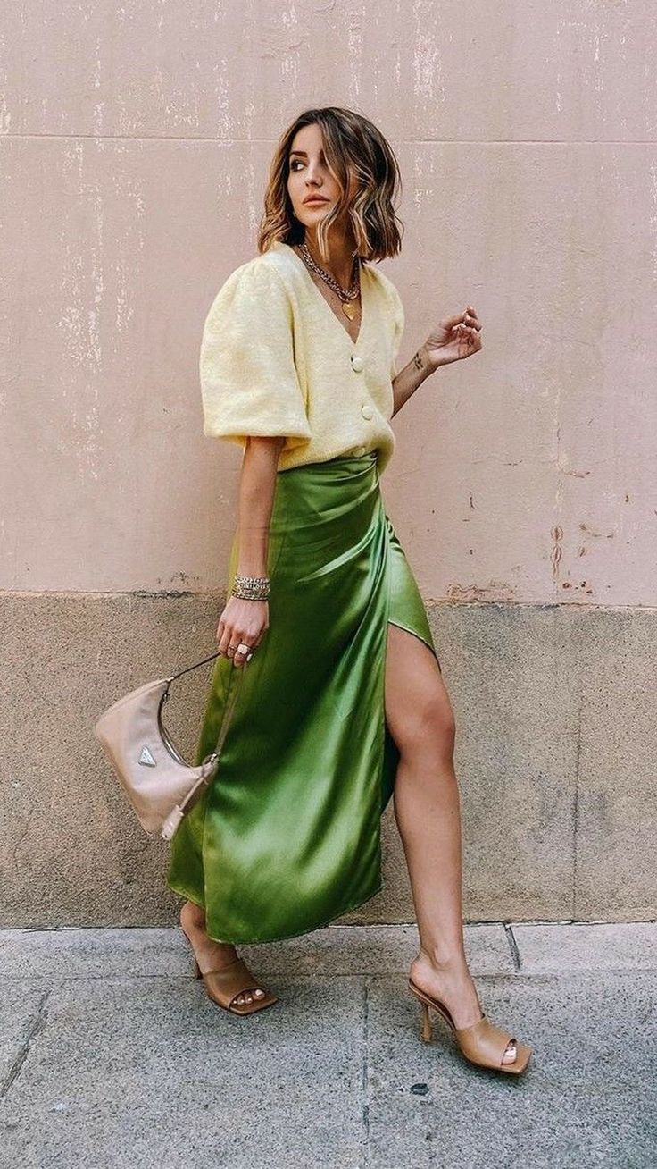 Τι βάζεις το βράδυ της Ανάστασης; Το fashion inspo που χρειάζεσαι