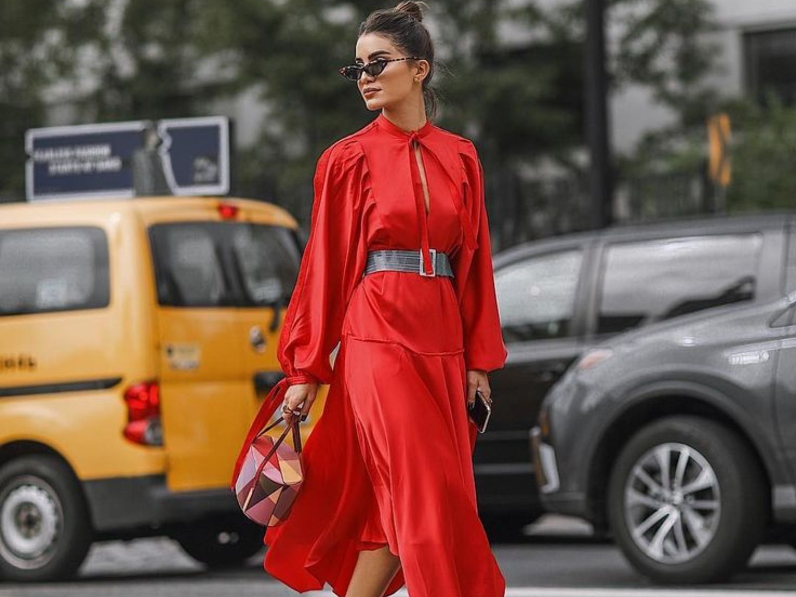 Τι βάζεις το βράδυ της Ανάστασης; Το fashion inspo που χρειάζεσαι