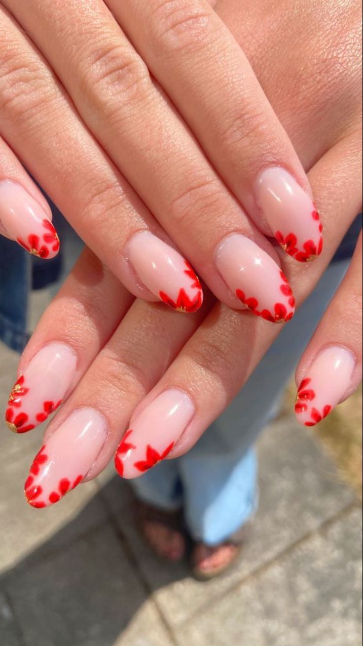 Red Easter Nails: Τα 10 Top Trends στο μανικιούρ για το Πάσχα σε φλογερό κόκκινο χρώμα
