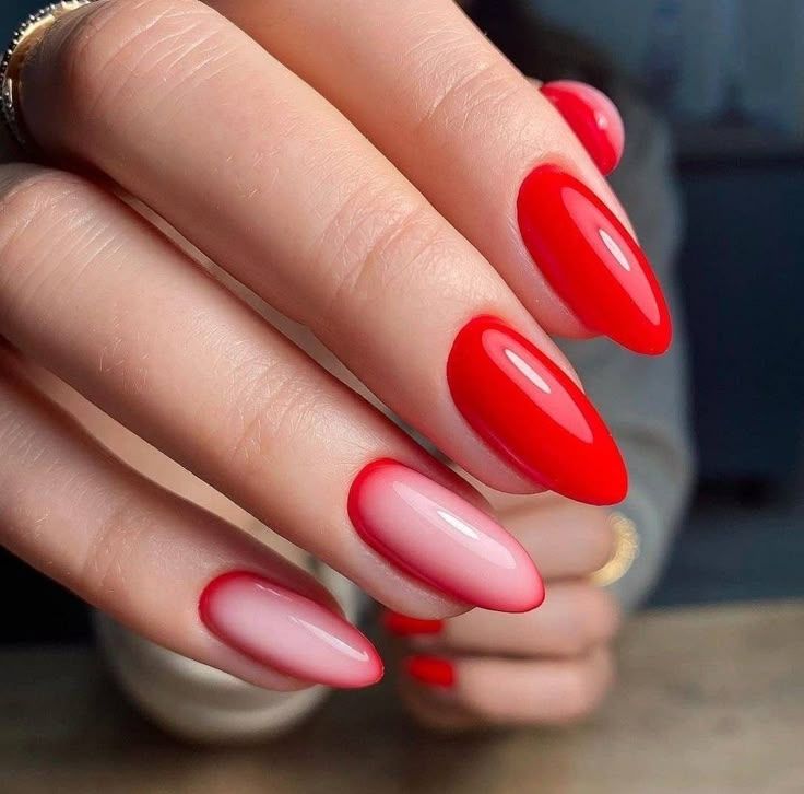 Red Easter Nails: Τα 10 Top Trends στο μανικιούρ για το Πάσχα σε φλογερό κόκκινο χρώμα