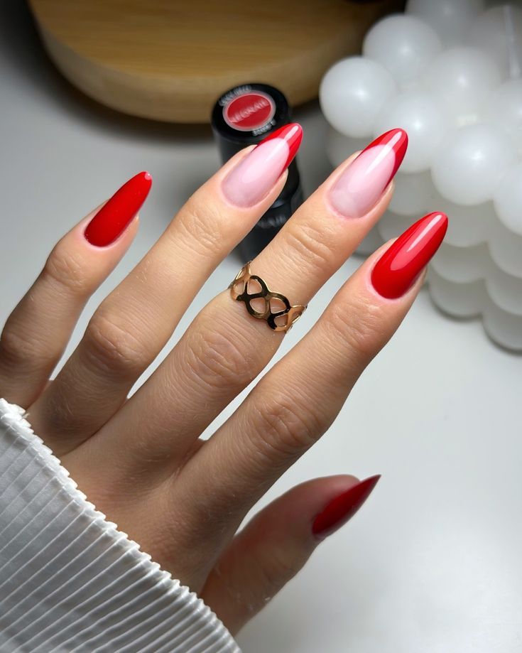Red Easter Nails: Τα 10 Top Trends στο μανικιούρ για το Πάσχα σε φλογερό κόκκινο χρώμα