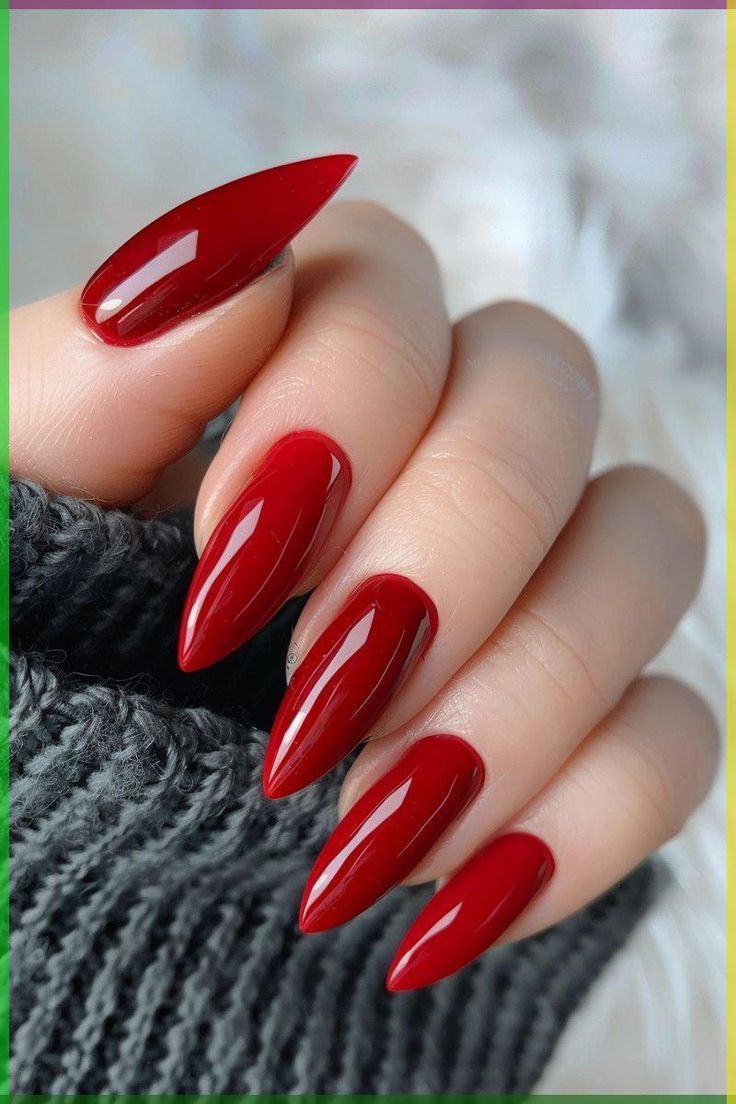 Red Easter Nails: Τα 10 Top Trends στο μανικιούρ για το Πάσχα σε φλογερό κόκκινο χρώμα