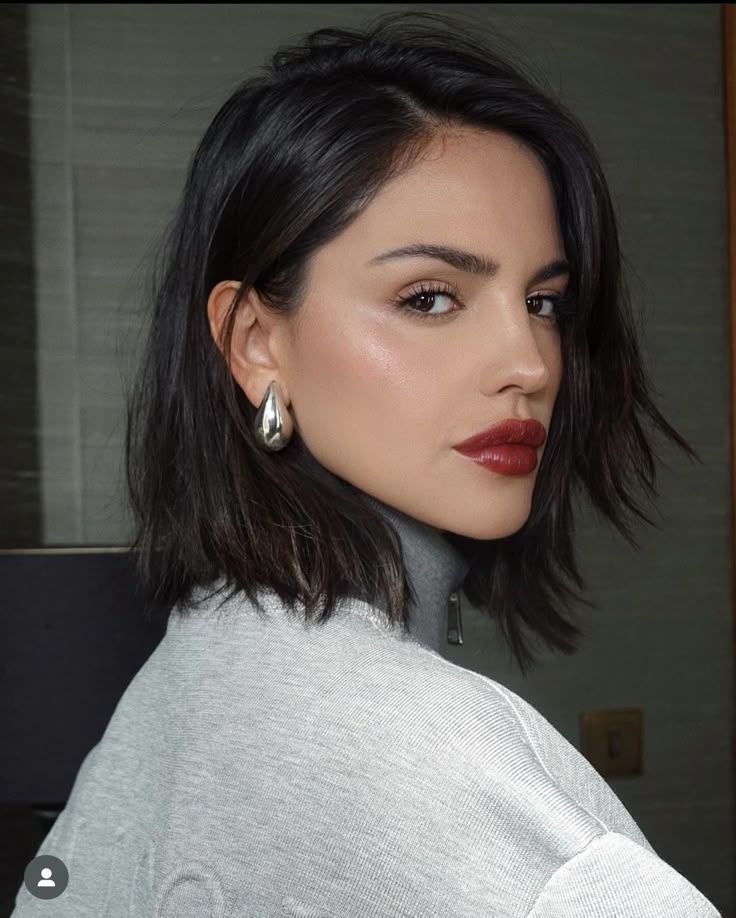 Εύκολα χτενίσματα για την Κυριακή του Πάσχα που μπορείς να κάνεις μόνη σου στο σπίτι