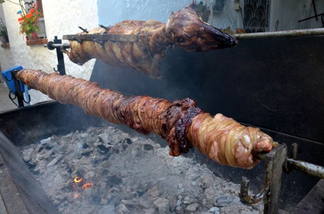 αρνί-και-κοκορέτσι-στη-σούβλα- αρνί-και-κοκορέτσι-στη-σούβλα-