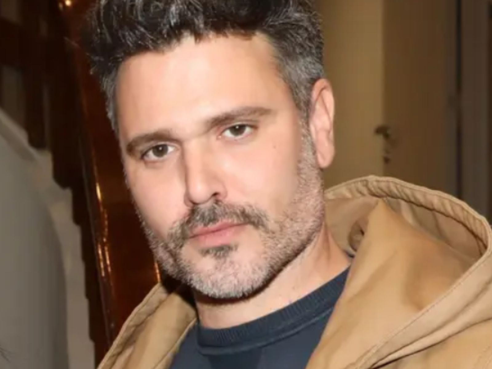 Ο Μιχάλης Λεβεντογιάννης κι άλλοι Έλληνες πασίγνωστοι ηθοποιοί στη πρώτη τους τηλεοπτική εμφάνιση