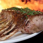 Ανακαλούνται μπριζόλες που περιέχουν κομμάτια ξύλου