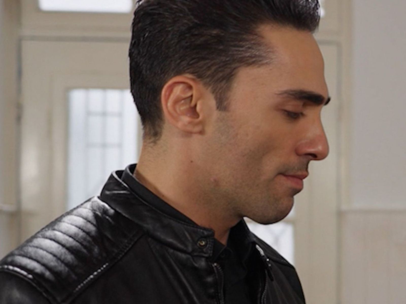 Η Γη της Ελιάς: Ο πάτερ Τιμόθεος και ο Παρασκευάς θυσιάζονται για τον Κουράκο