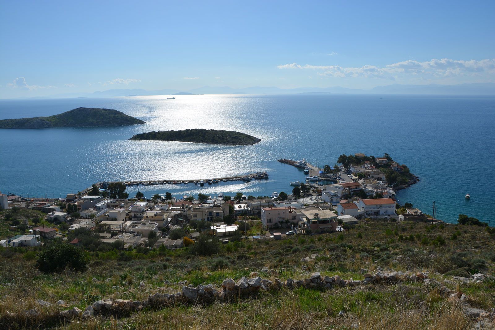 Ο κρυφός Παράδεισος του Σαρωνικού που λίγοι γνωρίζουν για καλοκαιρινές αποδράσεις κοντά στην Αθήνα