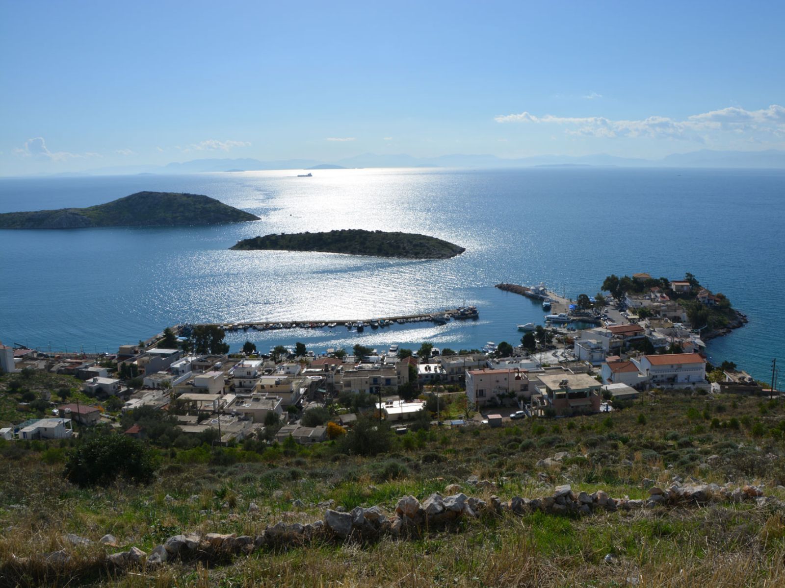 Ο κρυφός Παράδεισος του Σαρωνικού που λίγοι γνωρίζουν για καλοκαιρινές αποδράσεις κοντά στην Αθήνα