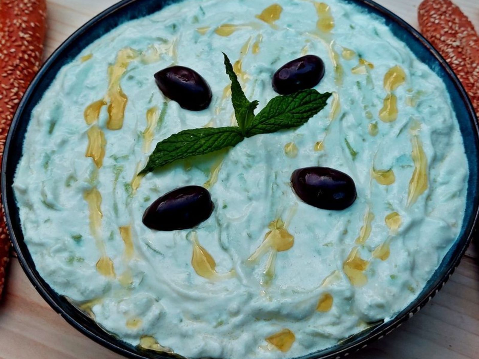 Σπιτικό παραδοσιακό τζατζίκι για το Πασχαλινό τραπέζι