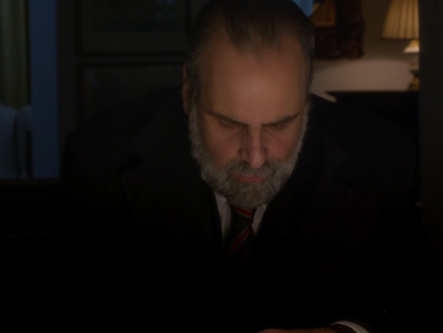 Άγιος Έρωτας: Ο Παύλος Μαθαίνει πως η Κατρίν απατούσε τον άντρα της και το εκμεταλλεύεται