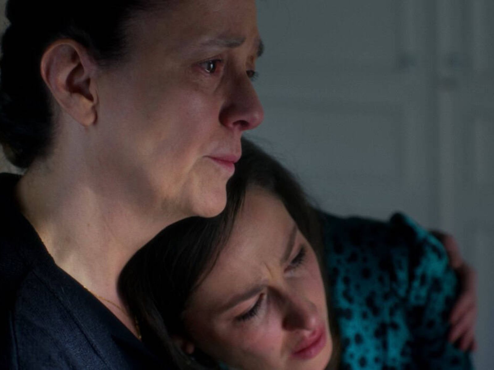 Άγιος Έρωτας: Η Πετρούλα συμμαχεί με τη Σοφία