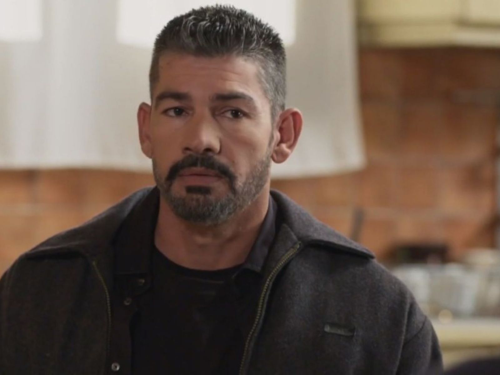 Η Γη της Ελιάς : Ο Γερακάρης έρχεται στη Μάνη για να σκοτώσει τον Αποστολή