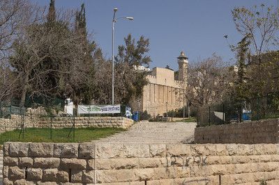 Ο Τάφος των Πατριαρχών : Τι κρύβει μέσα του το απαγορευμένο ιερό που μπορεί να αλλάξει όλη την ιστορία;