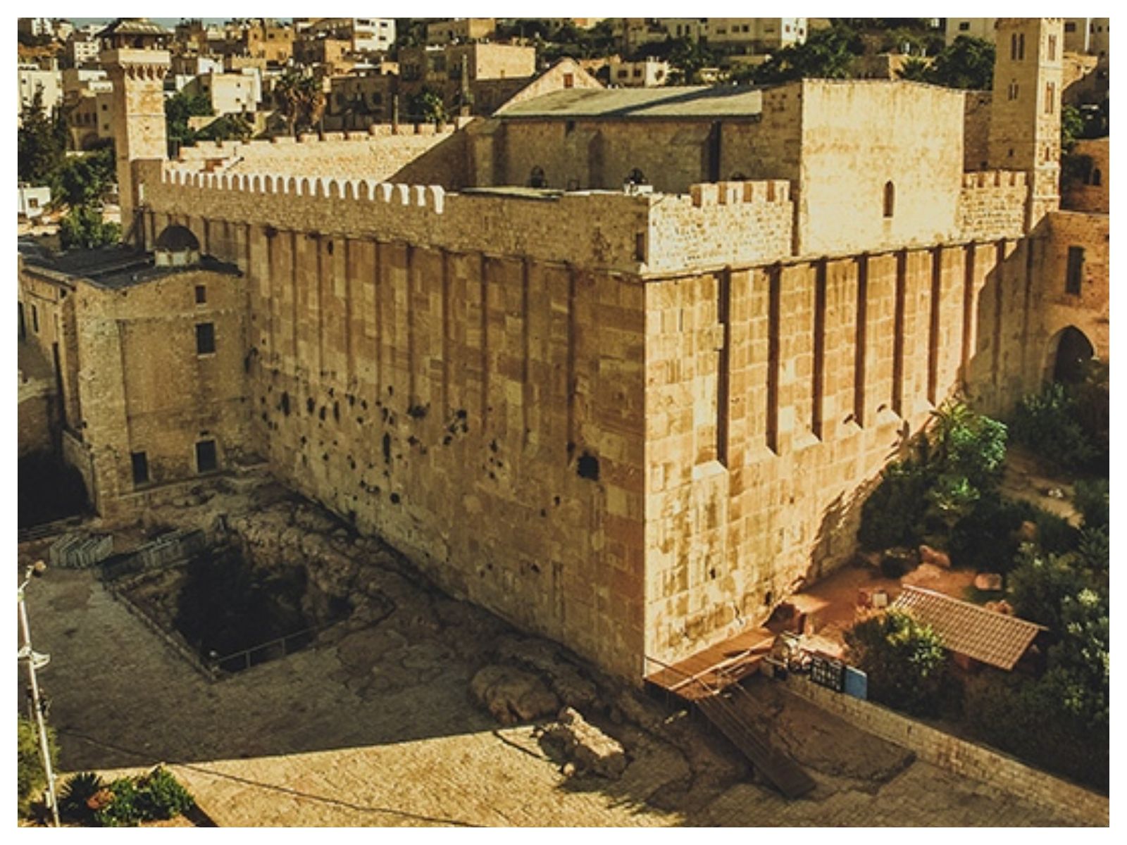 Ο Τάφος των Πατριαρχών : Τι κρύβει μέσα του το απαγορευμένο ιερό που μπορεί να αλλάξει όλη την ιστορία;