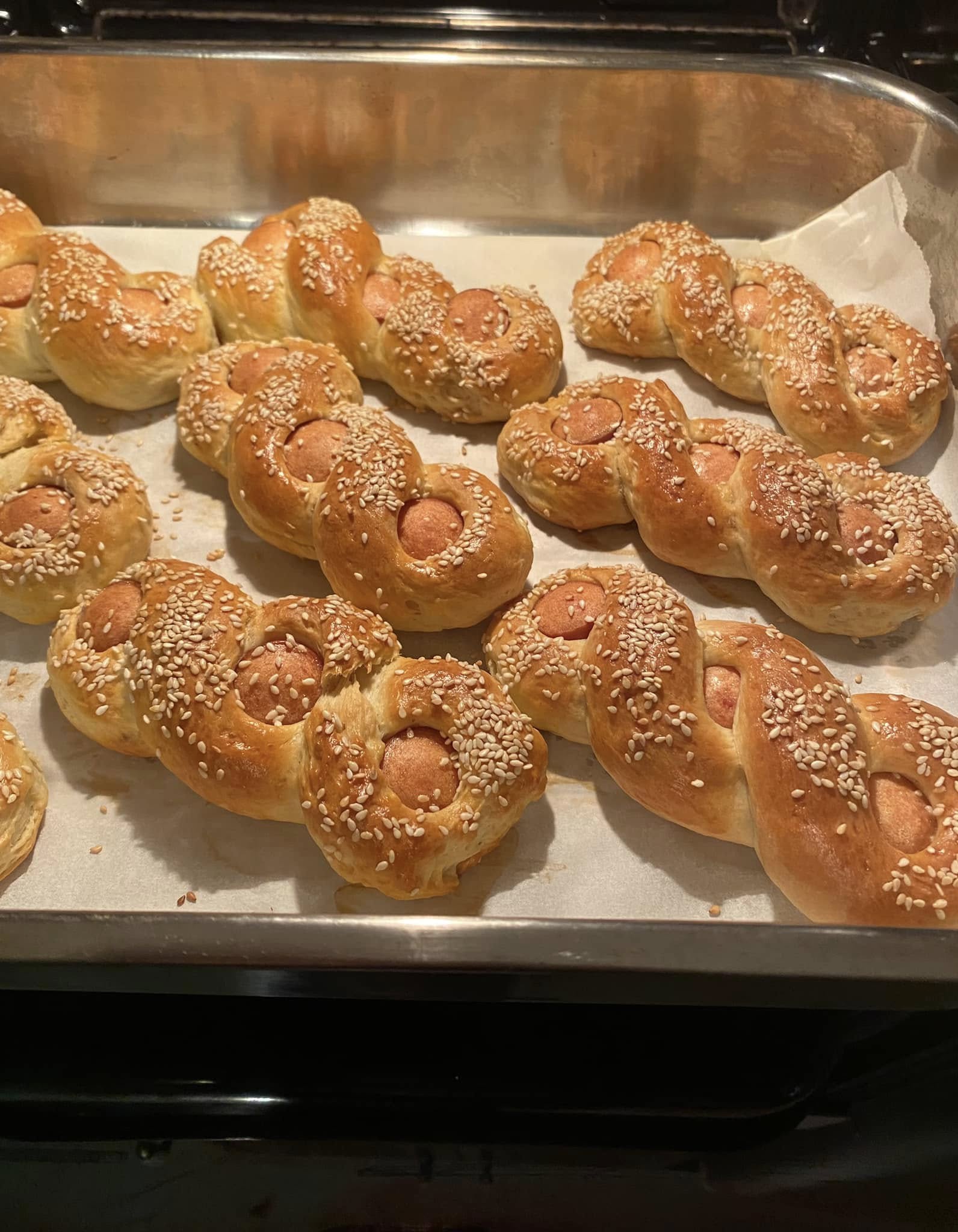 Λουκανικοπιτάκια πλεξουδάκια για κολατσιό