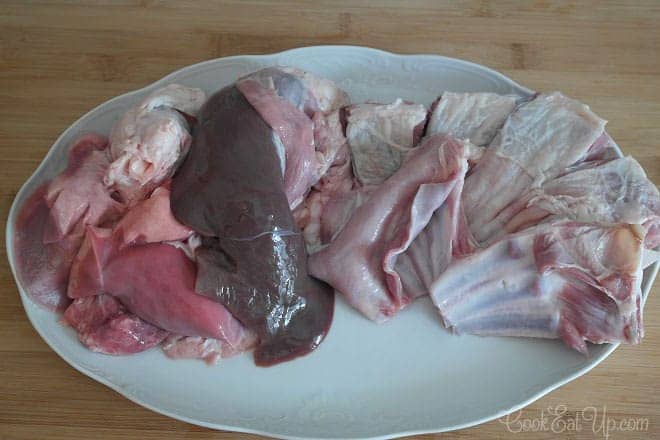 Πώς να προετοιμάσετε τη συκωταριά για τη μαγειρίτσα βήμα βήμα και τί να προσέξετε στην αγορά της