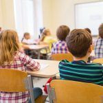 Στέλιος Παπαβέντσης: Μη στέλνετε τα παιδιά σας σχολείο ενώ δεν έχουν αναρρώσει – Μάθετε τα να σέβονται το σώμα τους