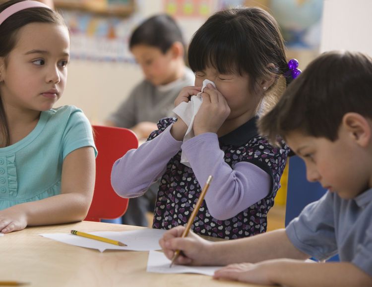 Στέλιος Παπαβέντσης: Μη στέλνετε τα παιδιά σας σχολείο ενώ δεν έχουν αναρρώσει – Μάθετε τα να σέβονται το σώμα τους