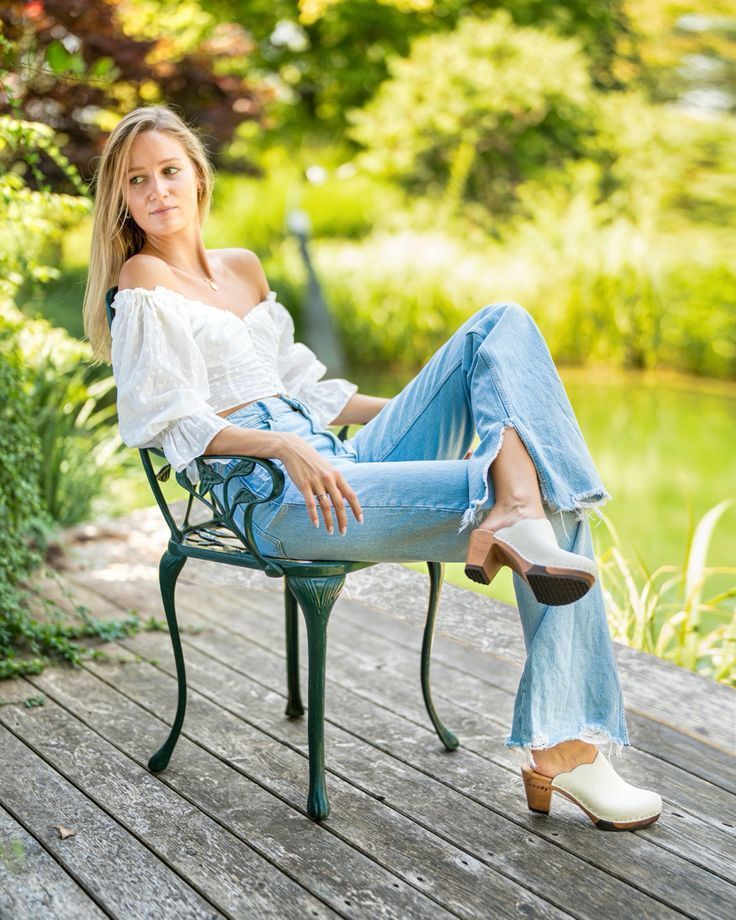 Τα clogs είναι τα πιο fashionable παπούτσια της Άνοιξης – Ιδέες για να τα φορέσεις σε κάθε εμφάνιση