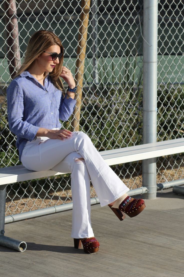 Τα clogs είναι τα πιο fashionable παπούτσια της Άνοιξης – Ιδέες για να τα φορέσεις σε κάθε εμφάνιση