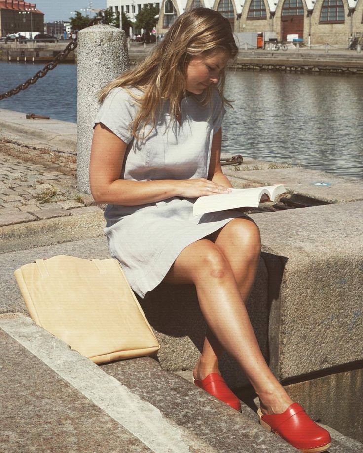 Τα clogs είναι τα πιο fashionable παπούτσια της Άνοιξης – Ιδέες για να τα φορέσεις σε κάθε εμφάνιση