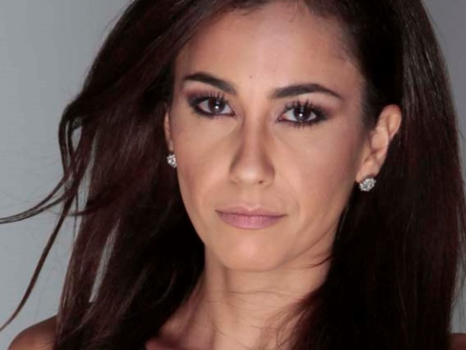 Η Γη της Ελιάς: Αυτή είναι η γυναίκα που ερωτεύεται ο Στάθης και για χάρη της χωρίζει την Ιουλία