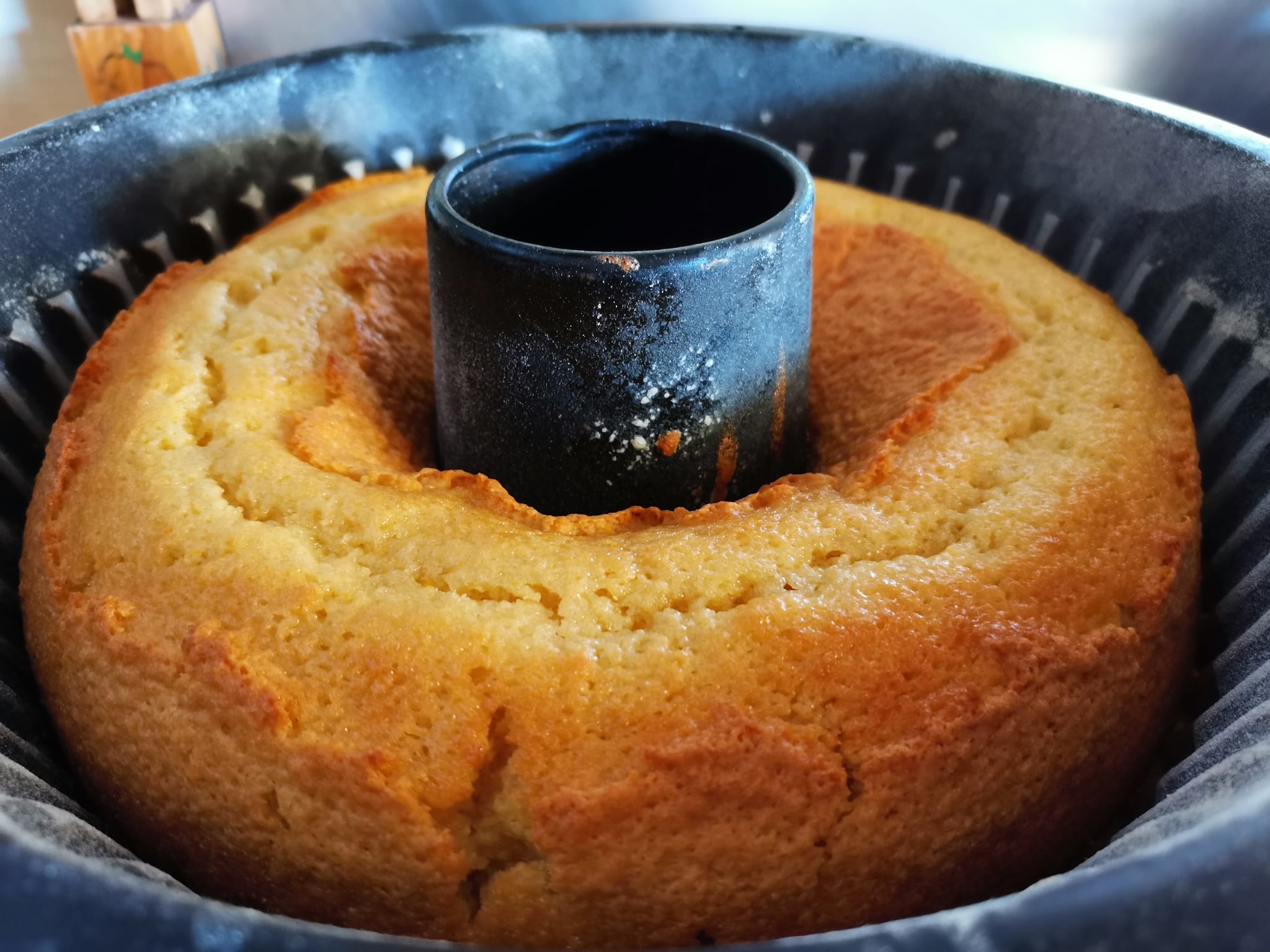 Κέικ αφρός με πηχτό γλάσο πορτοκαλιού