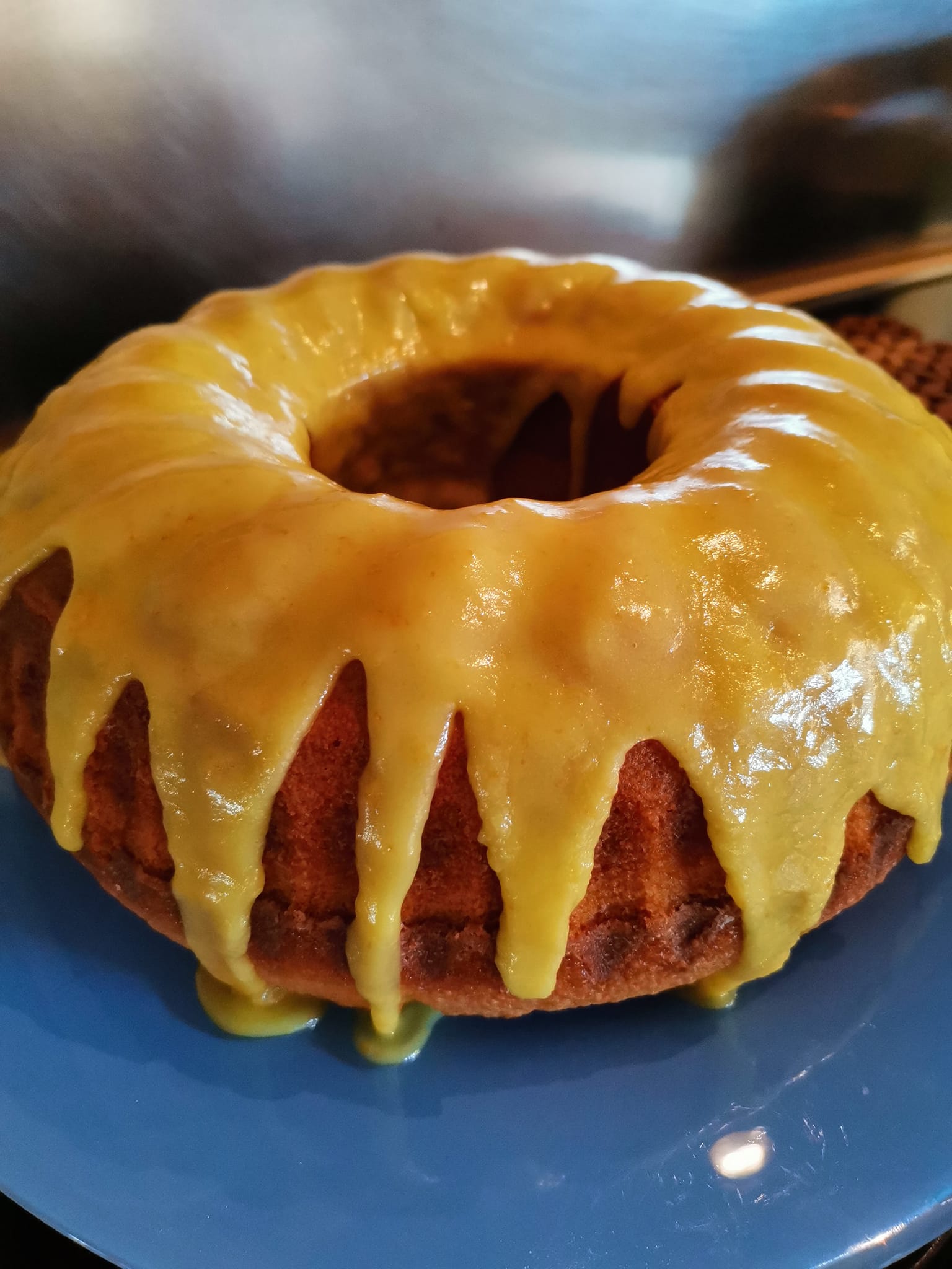 Κέικ αφρός με πηχτό γλάσο πορτοκαλιού